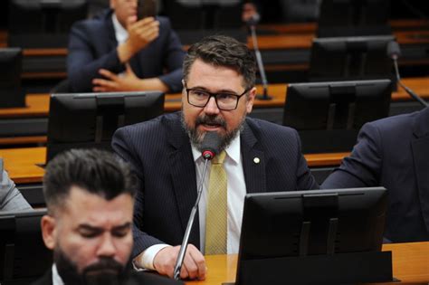 Comissão aprova projeto que prevê pagamento de fiança por Pix