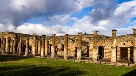 Archaeologists Find 2,000-Year-Old, Mostly Intact Fresco in Pompeii
