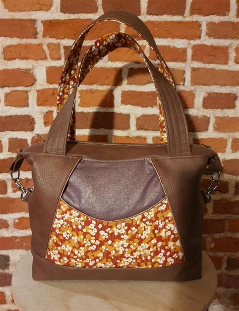 Sac Java En Simili Marron Et Tissu Fleuri Cousu Par Emmanuelle Patron