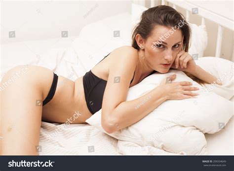 Sexy Natural Brunette Lingerie Woman On Stock Photo 209334649 Shutterstock
