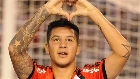 Gracias A Un Cavenaghi Brillante River Aplastó A Banfield Y Recuperó