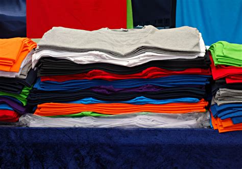 Fotos gratis : hombre, mujer, pila, rojo, color, bandera, Moda, azul ...