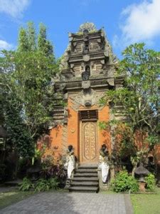 ubud-palace - VoyageMaps