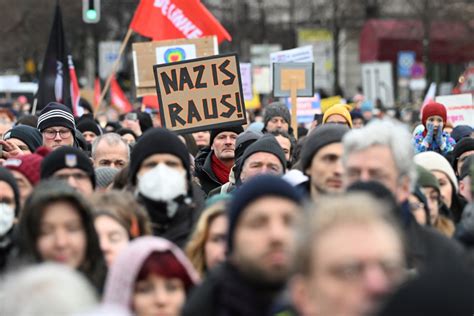 Hamburg Steht Auf Demo Wegen Fraktionssitzung Der Afd Verlegt