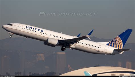 N United Airlines Boeing Er Wl Photo By Ocflt Omgcat Id