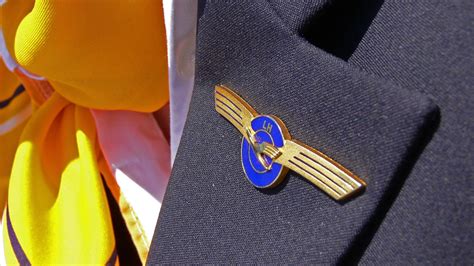 Lufthansa Mangel an Uniformen Personal ist verärgert