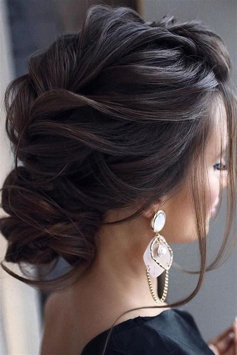 Wedding Hairstyles For Curly Hair Looks Expert Tips Coiffure