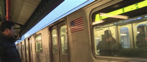 Apuñalan a un hombre dentro de un vagón del subway Video Univision