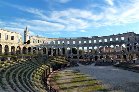 Amphitheater in Pula | Uralte Amphitheaters und Arenas, die noch immer ...