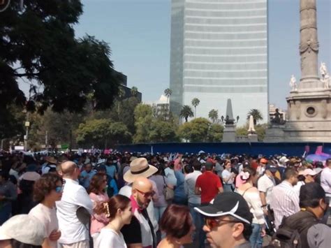 Marchan En Defensa Del INE En La CDMX