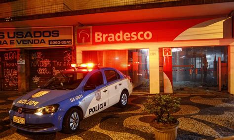 Bandidos explodem segunda agência do Bradesco em menos de 24 horas