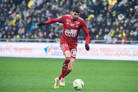 Le Stade Rennais Vise Pierre Lees Melou Brest Pour Remplacer Nemanja