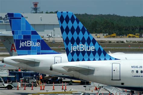 Why Passengers Love Flying With JetBlue - TechDrive