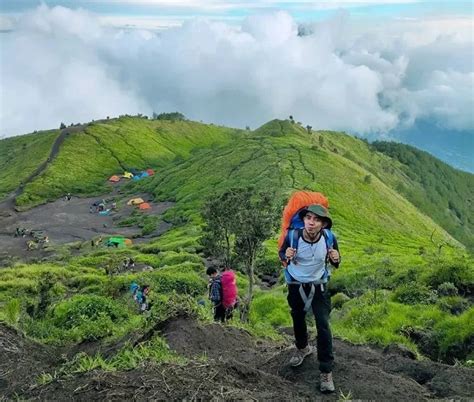 Seru Banget Mendaki Gunung Merbabu Pilihan Terbaik Liburan