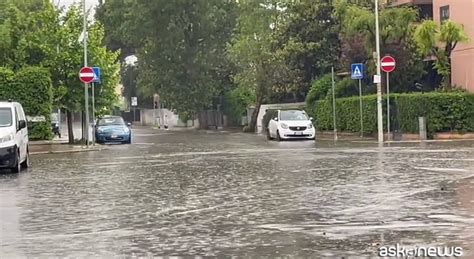 Strade Allagate E Scuole Chiuse Le Immagini Del Maltempo In Sicilia