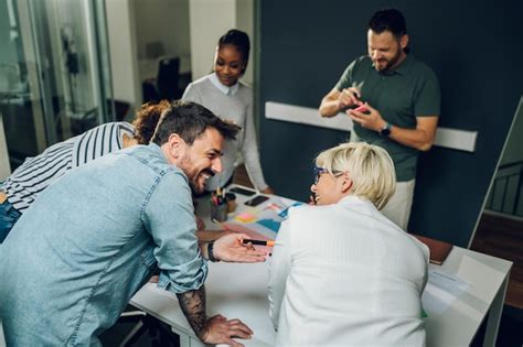 Premium Photo Multiracial Business Team On A Meeting In A Modern