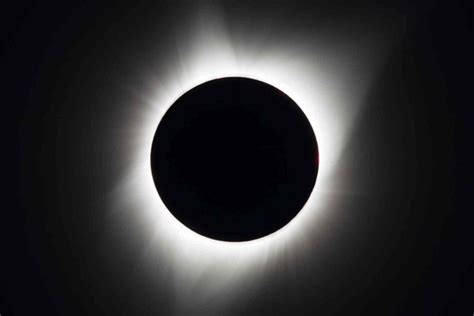 Eclipse Solar Total Acontece A Partir Das 12h42 Desta Segunda Feira 8