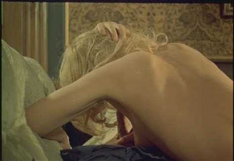 Naked Marie Forså in Flossie