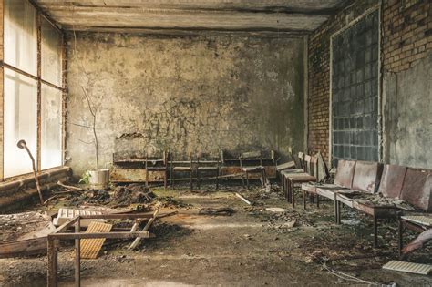 Abandoned hospital waiting room - Chernobyl Ukraine [1600x1049] : r ...