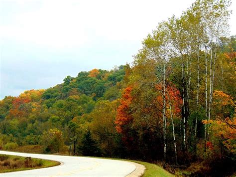 Fall Drive on the Driftless Area Scenic Byway | Travel Iowa