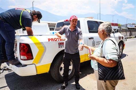 Operativo Emergente de Hidratación en Santiago Protegiendo a los