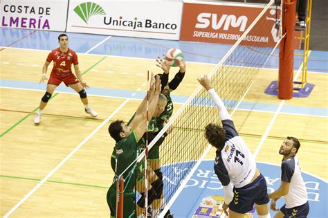 RFEVB Unicaja Costa de Almería sigue volando y llega al liderato