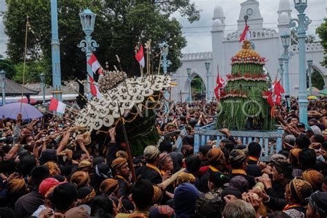 Tradisi Grebeg Maulud Solo Antara Foto