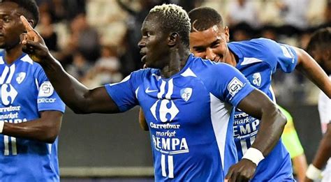 Moussa Djitté Grenoble A Une Piste En Liga