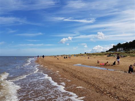 Old Hunstanton beach 🏖️ Norfolk, United Kingdom - detailed features ...