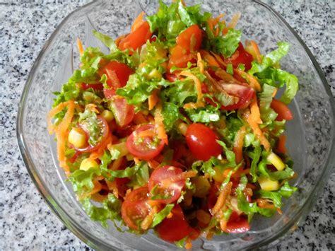 Caseros De La Abuela Ensalada De Lechuga Y Tomate Cherry