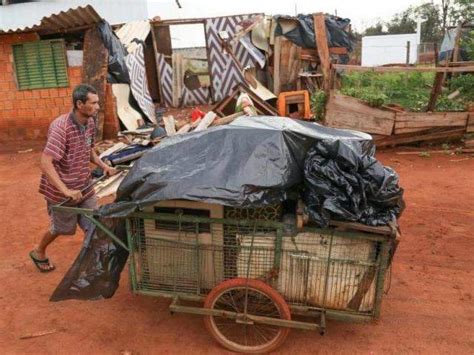 Chuva agrava situação de moradores de aldeias do Bairro Noroeste