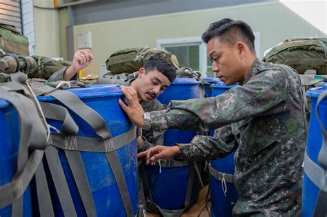 Usaf Rokaf Join Forces For Herk Guardians 23 Pacific Air Forces