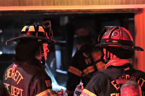 Firefighters Contain Late Night Garage Fire In North Everett My