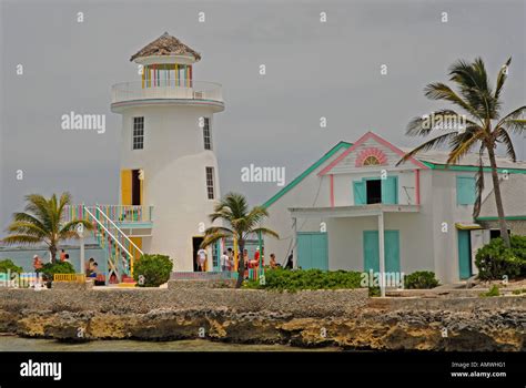 Bahamas lighthouse pearl island off hi-res stock photography and images ...