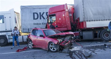 Semi-truck accidents vs Car Accidents» Nash & Franciskato