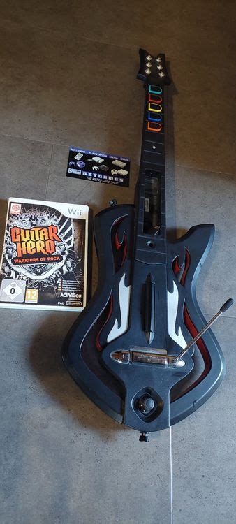 Guitar Hero inkl Wireless Gitarre für Nintendo Wii Kaufen auf Ricardo