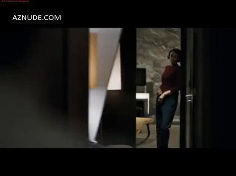 BODYGUARD NUDE SCENES AZNude