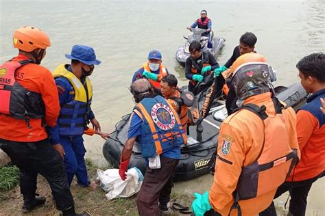 Korban Terakhir Perahu Terbalik Di Lamongan Ditemukan Tewas Mengapung