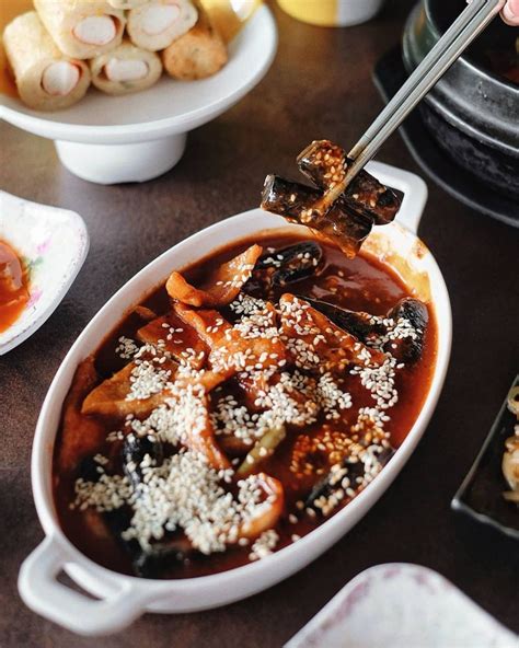 10 Makanan Berwarna Hitam yang Bikin Lapar Mata, Sudah Pernah Coba?