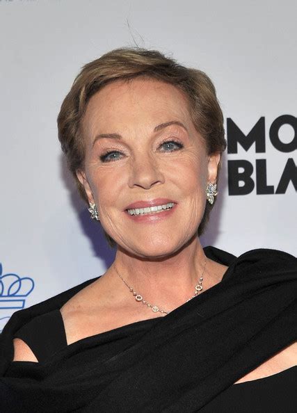Julie Andrews Net Worth 2017-2016, Biography, Wiki - UPDATED