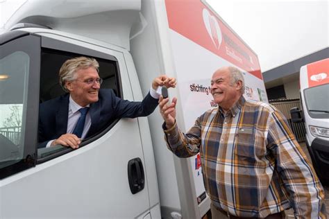 Nieuwe Bussen Voedselbank Eindhoven Eindhoven Adnl