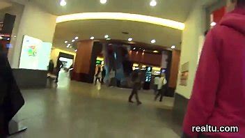 Glamorosa ninfómana checa es seducida en el centro comercial y montada en pov XVIDEOS