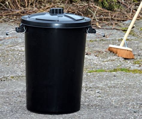 Black Dustbin With Lid 85 Litres Oxford Cleaning Supplies