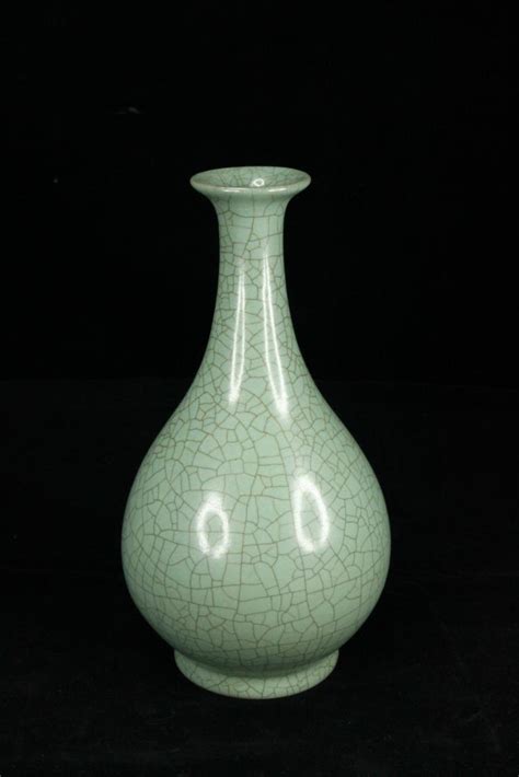 Sold At Auction Very Rare Northern Song Dynasty Guan Yao Vase