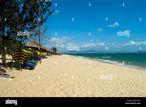 Beach at Sanya Bay, Sanya, Hainan, China Stock Photo - Alamy