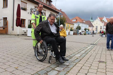 Wenn Bordsteine Zu Barrieren Werden R Te Und B Rgermeister Erkunden