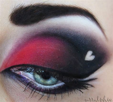 BEAUTY: Red Eye Makeup