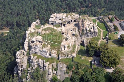 Luftaufnahme Blankenburg Burgruine Regenstein liegt 3 km nördlich