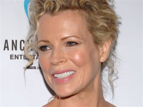 Kim Basinger uno dei sex symbol più celebri di Hollywood compie 65