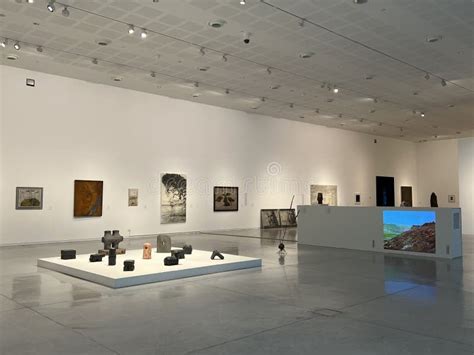 Tel Aviv Museum of Art in Israel Editorial Stock Image - Image of sculpture, visitor: 260154824